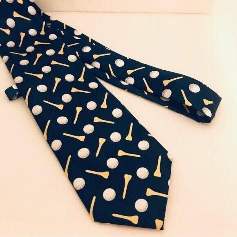 #1678 GOLF BALL AND TEES VTG NOVELTY BLUE NECKTIE 56 IN X 4 IN